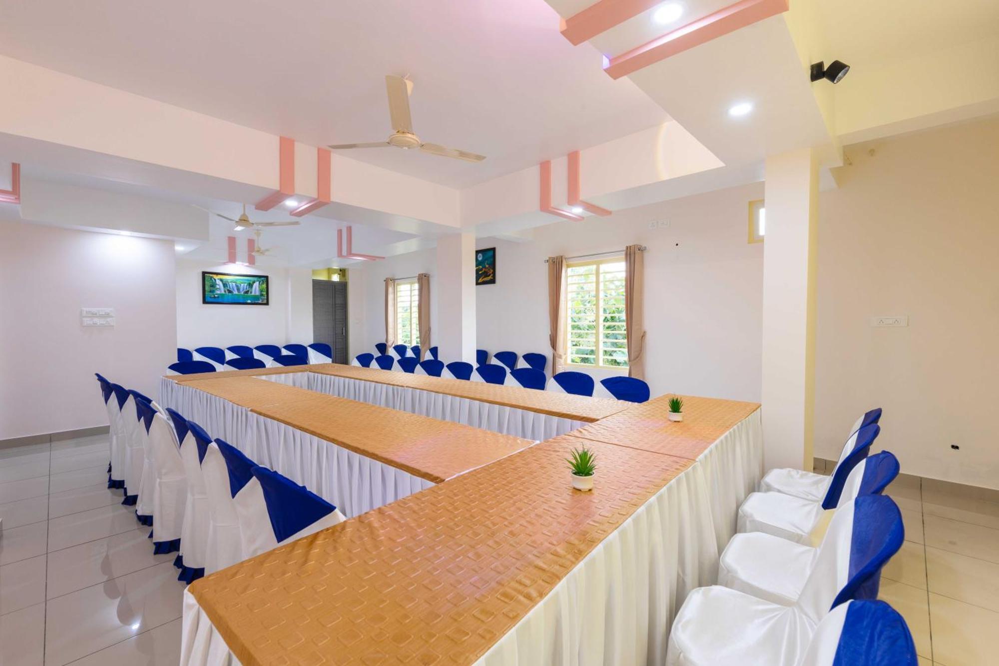 Treebo Airsuite Airport Hotel Kochi Luaran gambar
